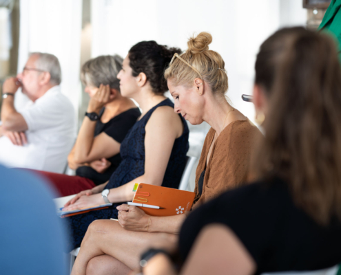 Coaching Ausbildung Eindrücke Teilnehmer im Sitzkreis